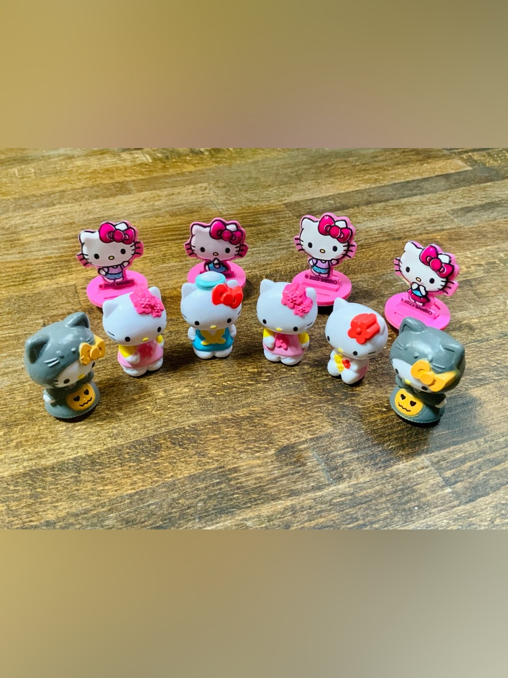 Hello Kitty Mini Figures Set
